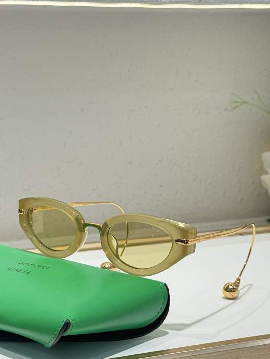 Picture of Bottega Veneta Sunglasses _SKUfw79614842fw